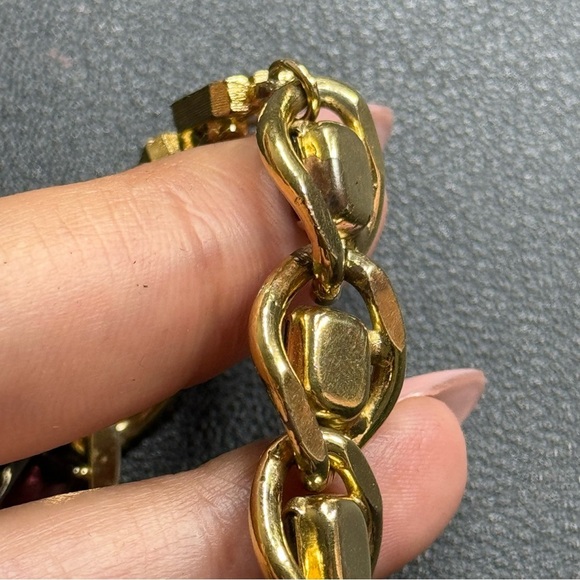 Vintage Authentic Givenchy gold bracelet with purple stone - Picture 4 of 13